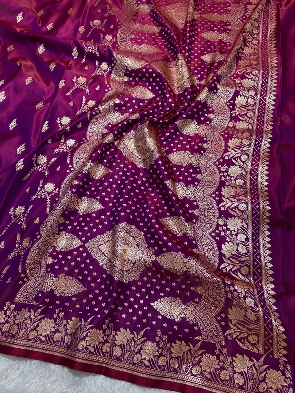 Wine_Satin_Silk_Banarasi_Saree_With_Delicate_Floral_Arch_Border_And_Bold_Gold_Panna_Butis