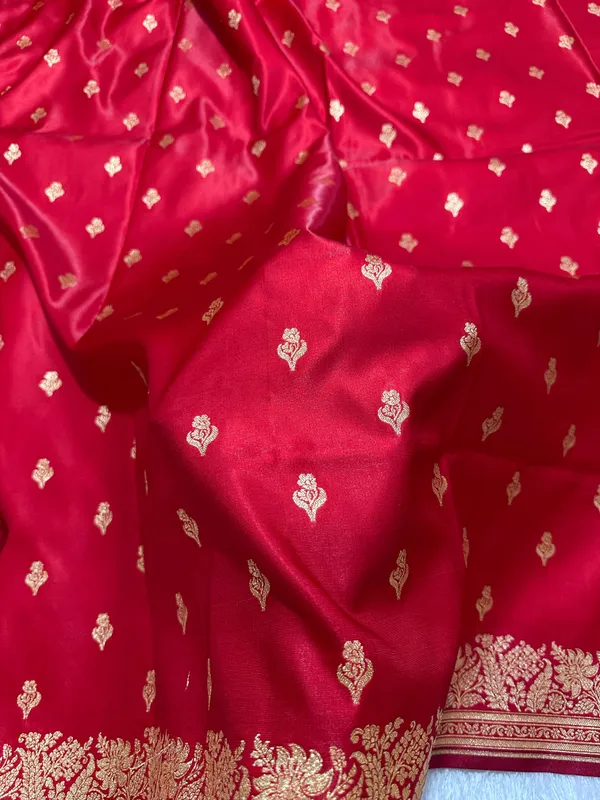 Elegant_Crimson_Red_Satin_Silk_Banarasi_Saree_With_Delicate_Floral_Arch_Border_And_Traditional_Kalka_Butis