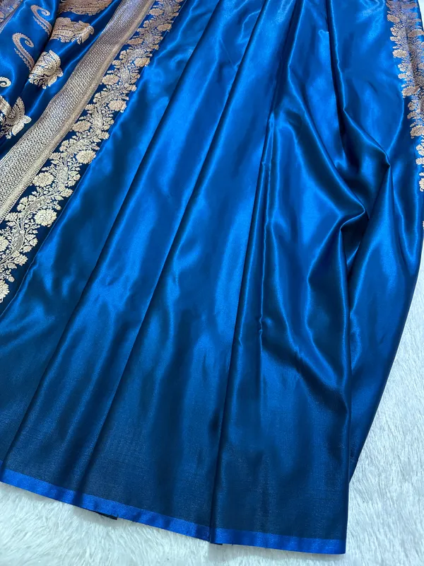 Royal_Ink_Blue_Satin_Silk_Banarasi_Saree_With_Delicate_Floral_Arch_Border_And_Full_Bloomed_Rose_Butis