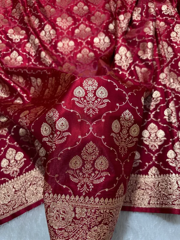 Elegant_Maroon_Satin_Silk_Banarasi_Saree_With_Ornate_Floral_Vine_Border_And_Full_Jaal_Body_Work