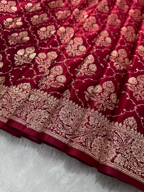 Elegant_Maroon_Satin_Silk_Banarasi_Saree_With_Ornate_Floral_Vine_Border_And_Full_Jaal_Body_Work