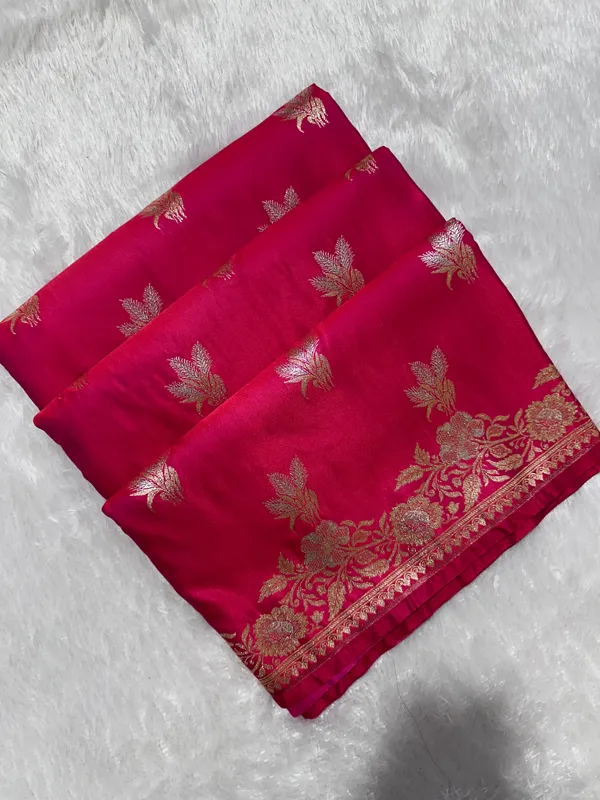 Rani_Pink_Katan_Silk_Banarasi_Saree_With_Royal_Meena_Floral_Border_And_Vertical_Wavy_Floral_Bel_Work