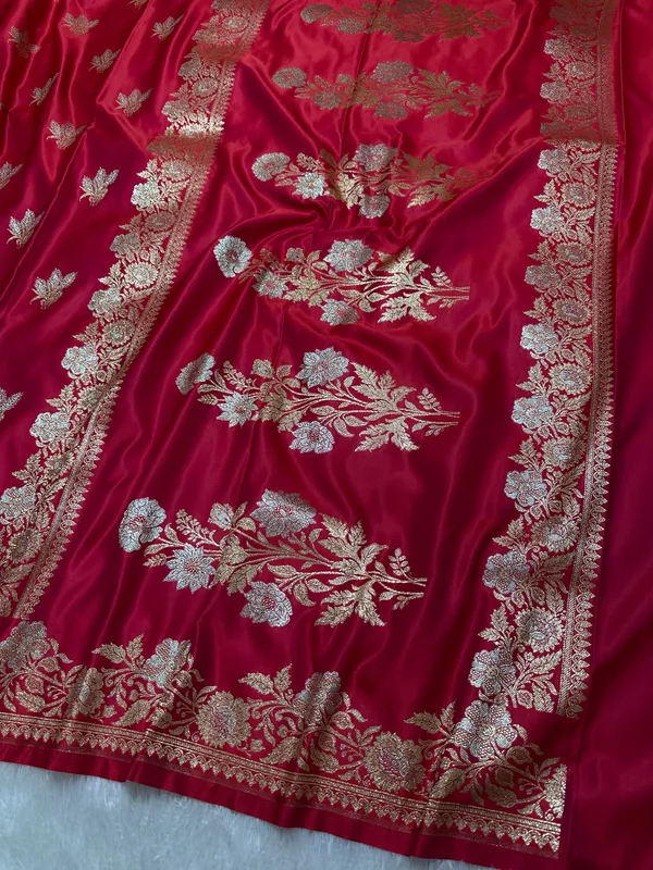 Rani_Pink_Katan_Silk_Banarasi_Saree_With_Royal_Meena_Floral_Border_And_Vertical_Wavy_Floral_Bel_Work