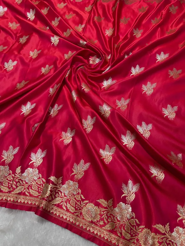 Rani_Pink_Katan_Silk_Banarasi_Saree_With_Royal_Meena_Floral_Border_And_Vertical_Wavy_Floral_Bel_Work