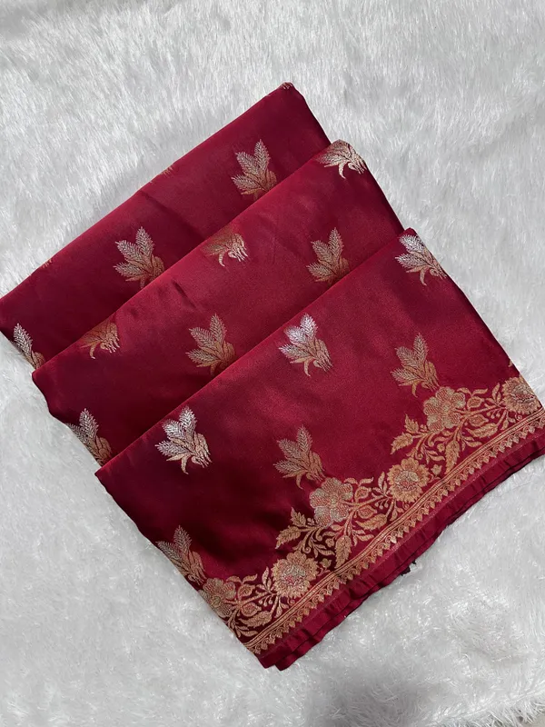 Elegant_Maroon_Katan_Silk_Banarasi_Saree_With_Delicate_Floral_Arch_Border_And_Traditional_Bouquet_Leaf_Butis