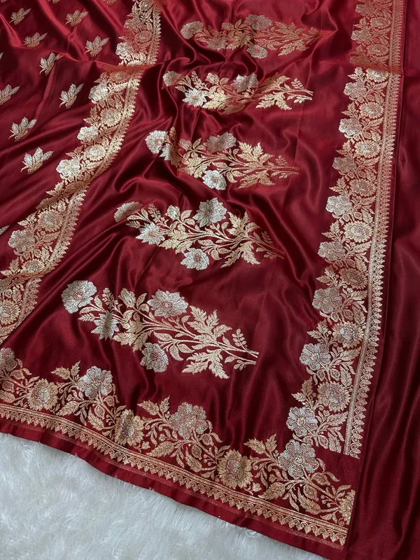 Elegant_Maroon_Katan_Silk_Banarasi_Saree_With_Delicate_Floral_Arch_Border_And_Traditional_Bouquet_Leaf_Butis