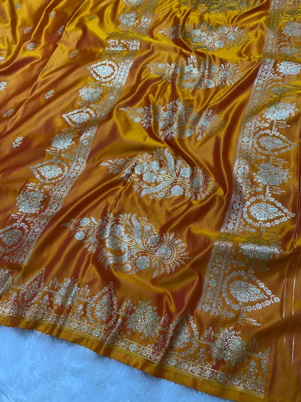 Mustard_Yellow_Katan_Silk_Banarasi_Saree_With_Delicate_Floral_Arch_Border_And_Full_Bloomed_Rose_Butis