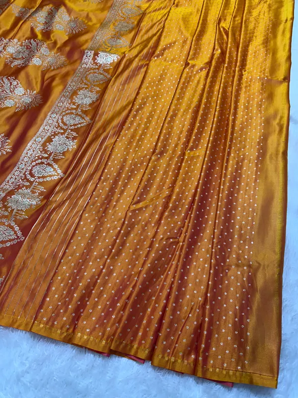 Mustard_Yellow_Katan_Silk_Banarasi_Saree_With_Delicate_Floral_Arch_Border_And_Full_Bloomed_Rose_Butis