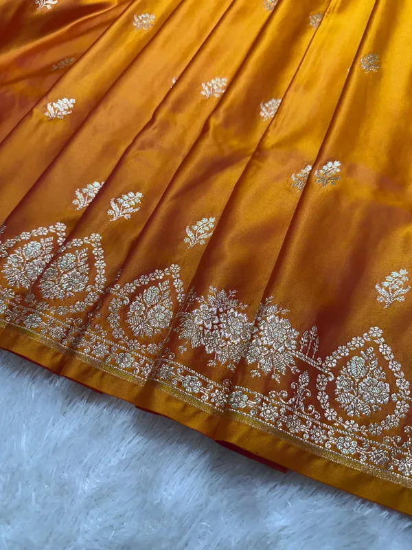 Mustard_Yellow_Katan_Silk_Banarasi_Saree_With_Delicate_Floral_Arch_Border_And_Full_Bloomed_Rose_Butis