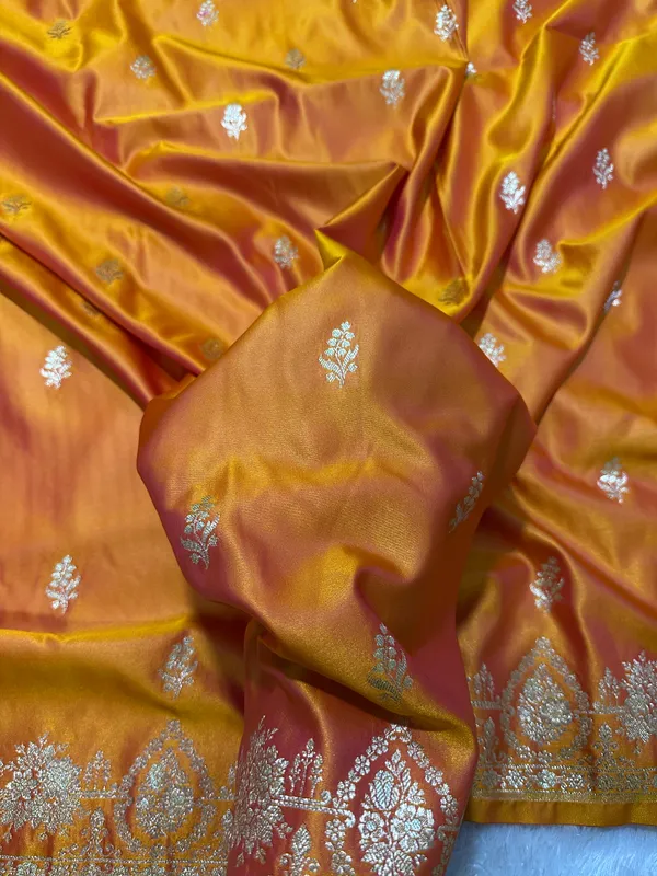 Mustard_Yellow_Katan_Silk_Banarasi_Saree_With_Delicate_Floral_Arch_Border_And_Full_Bloomed_Rose_Butis