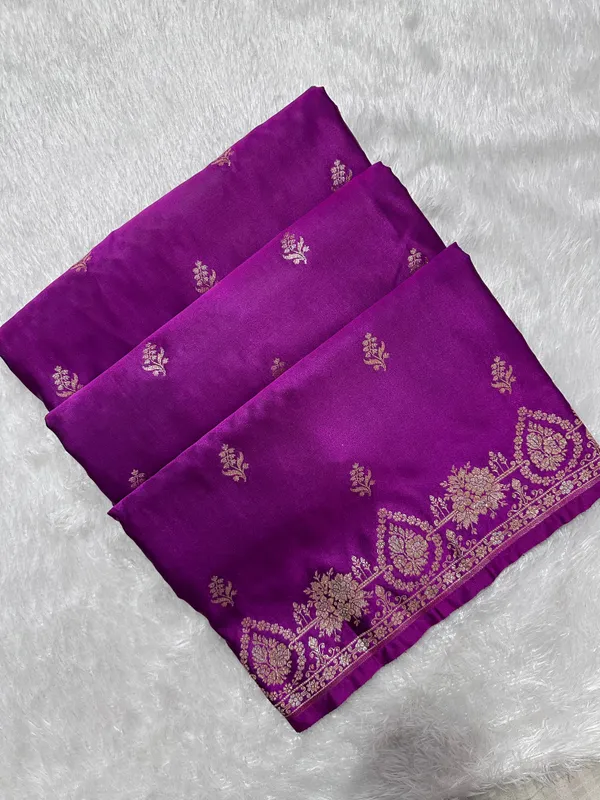 Elegant_Purple_Katan_Silk_Banarasi_Saree_With_Delicate_Floral_Arch_Border_And_Full_Bloomed_Rose_Butis