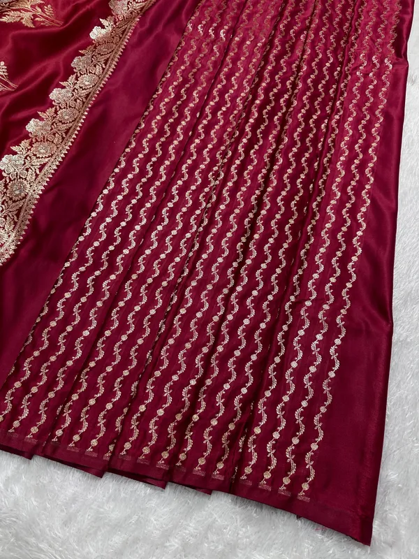 Elegant_Maroon_Katan_Silk_Banarasi_Saree_With_Delicate_Floral_Arch_Border_And_Traditional_Bouquet_Leaf_Butis