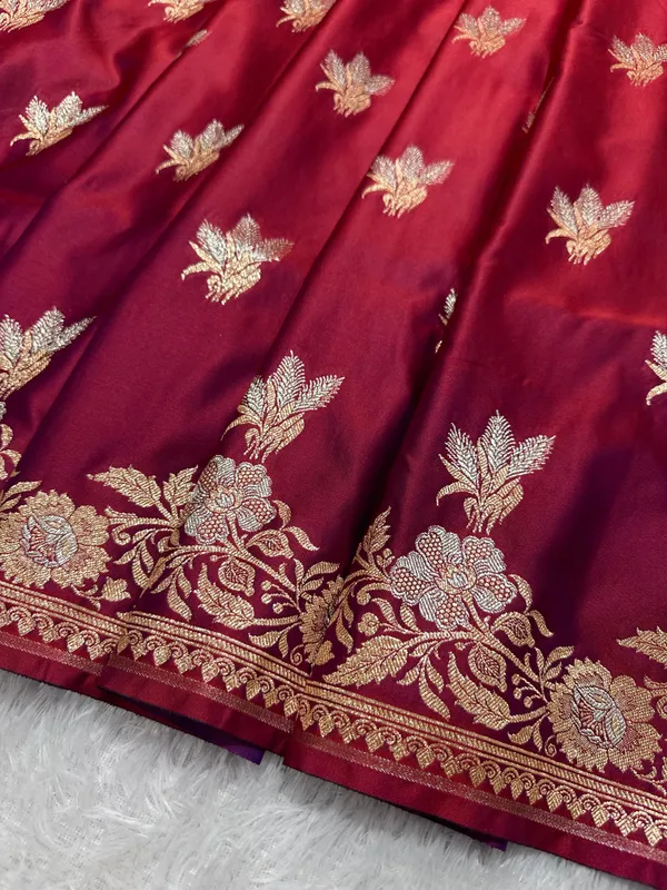 Elegant_Wine_Purple_Katan_Silk_Banarasi_Saree_With_Delicate_Floral_Arch_Border_And_Traditional_Bouquet_Leaf_Butis