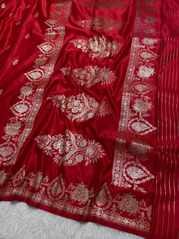 Elegant_Crimson_Red_Katan_Silk_Banarasi_Saree_With_Delicate_Floral_Arch_Border_And_Full_Bloomed_Rose_Butis