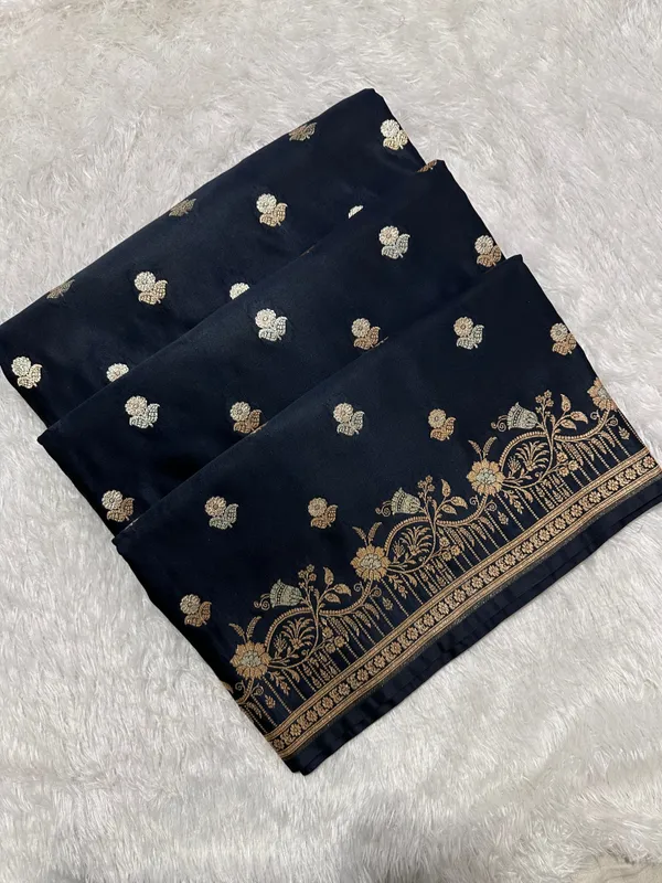 Elegant_Jet_Black_Katan_Silk_Banarasi_Saree_With_Delicate_Floral_Arch_Border_And_Full_Bloomed_Rose_Butis