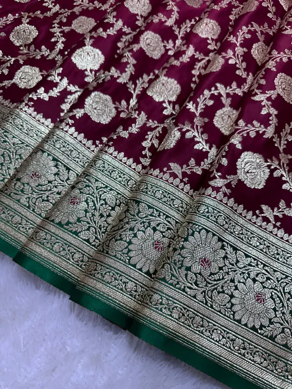Royal_Wine_Plum_Katan_Silk_Banarasi_Saree_With_Contrasting_Green_Border_And_Full_Rose_Vine_Jaal_Work
