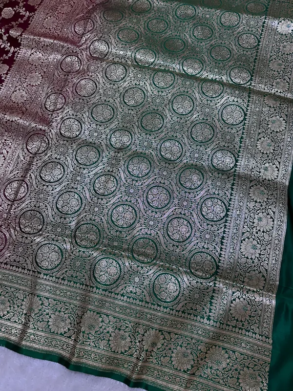 Royal_Wine_Plum_Katan_Silk_Banarasi_Saree_With_Contrasting_Green_Border_And_Full_Rose_Vine_Jaal_Work