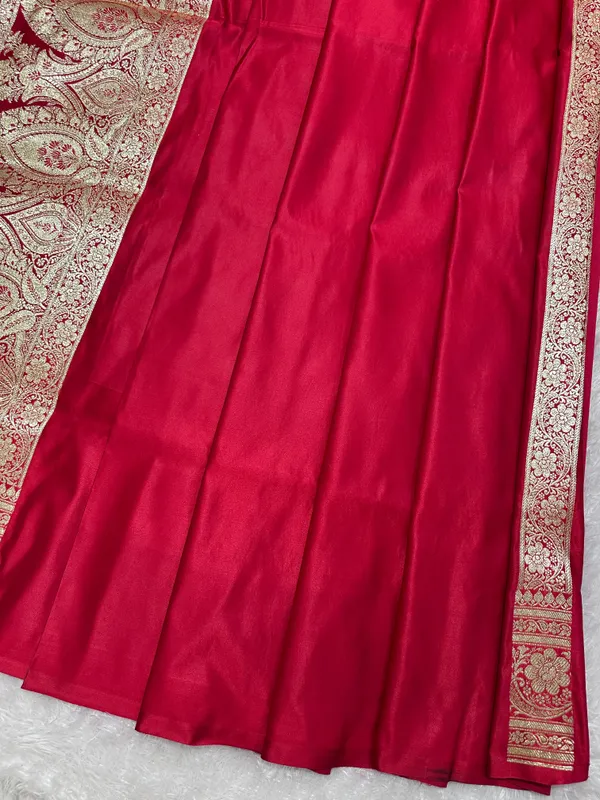 Premium_Peacock_Teal_Green_Katan_Silk_Banarasi_Saree_With_Royal_Heritage_Pallu_And_Traditional_Bouquet_Leaf_Butis