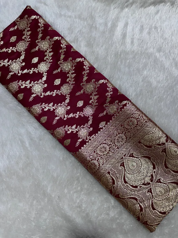 Premium_Wine_Plum_Katan_Silk_Banarasi_Saree_With_Elaborate_Floral_Border_And_Diagonal_Jaal_Work
