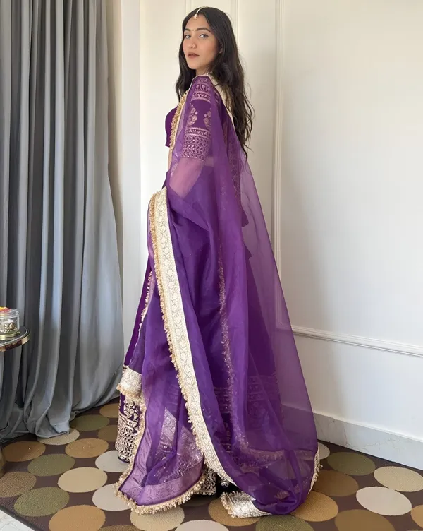 Elegant_Embroidered_Sequence_Designer_Lahenga_Choli_With_Dupatta
