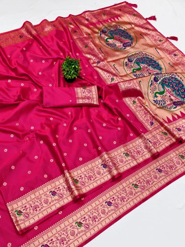 Pink_Banarasi_Silk_Saree_With_Peacock_Motifs