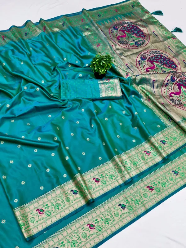 Turquoise_Silk_Paithani_Saree_With_Peacock_Motif
