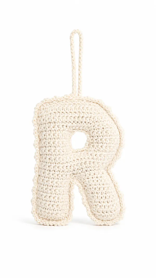 Crochet_Alphabet_Charm_R_In_Ivory