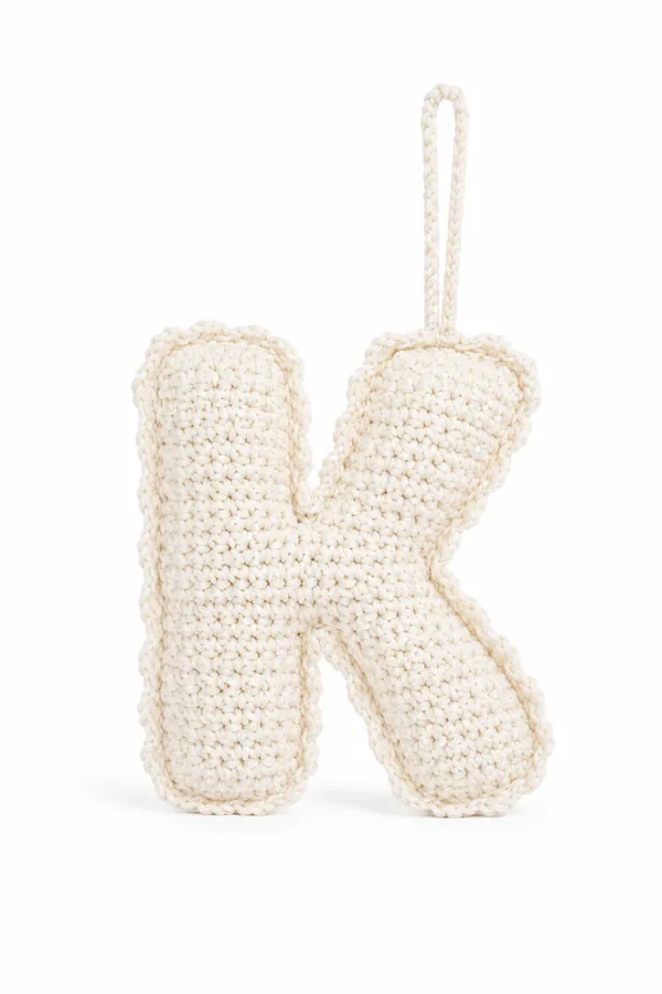 Crochet_Alphabet_Charm_K_