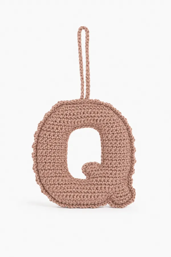 Crochet_Alphabet_Charm_Q_In_Dusty_Rose