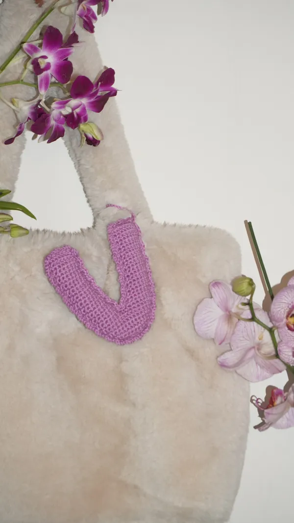Crochet_Alphabet_Charm_V_In_Lavender