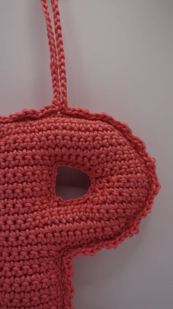 Crochet_Alphabet_Charm_P_In_Coral