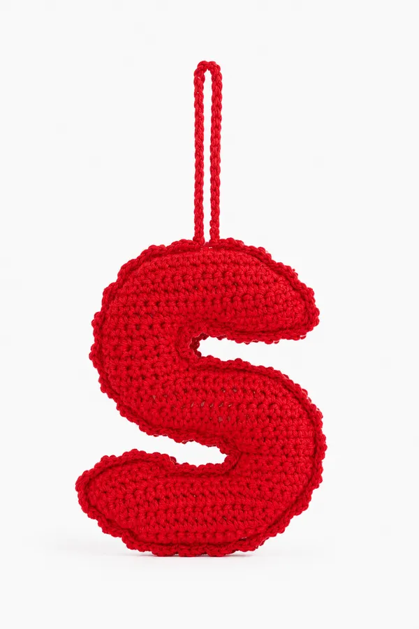 Crochet_Alphabet_Charm_S_In_Cherry_Red