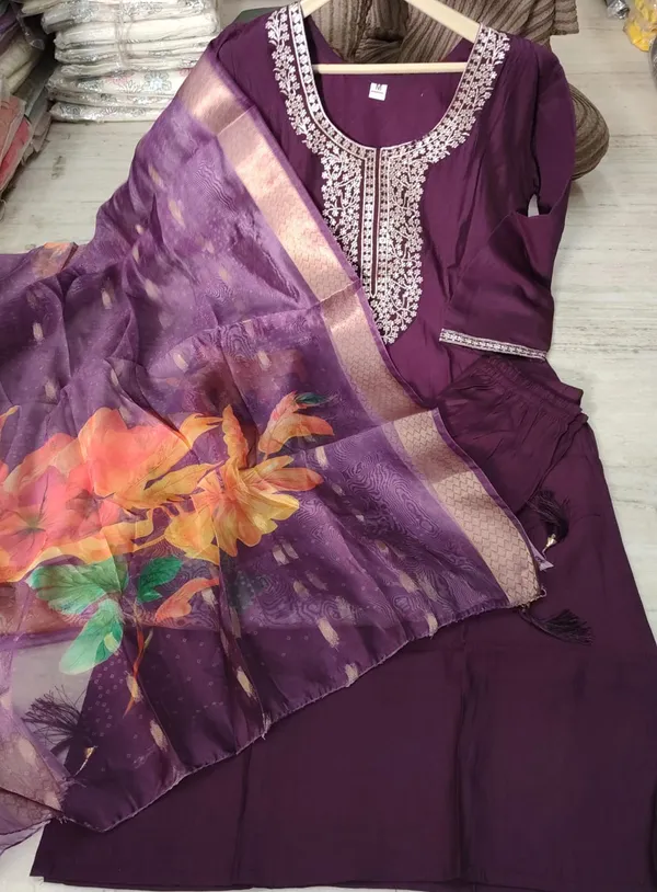 Women’s_Purple_Embroidered_Kurta_Palazzo_Set_with_Floral_Printed_Dupatta