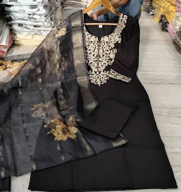 Women’s_Black_Embroidered_Kurta_Palazzo_Set_with_Floral_Printed_Dupatta