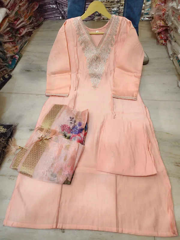 Women’s_Peach_Embroidered_Kurta_Pant_Set_with_Floral_Printed_Organza_Dupatta