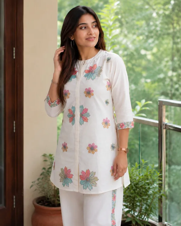 White_Floral_Printed_Straight_Kurta_Pant_Set