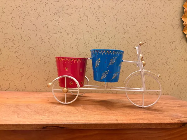 Metal_Decorative_Dual_Pot_Cycle_White_Plant_Stand