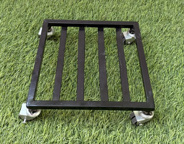 Metal_Square_Wheeled_Planter_Stand