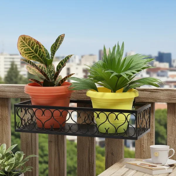 Black_Metal_Heart_Pattern_Balcony_Railing_Plant_Stand