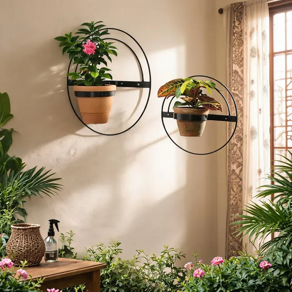 Metal_Round_Wall_Mounted_Planter_Holder_With_Terracotta_Pot_Set_Of_2