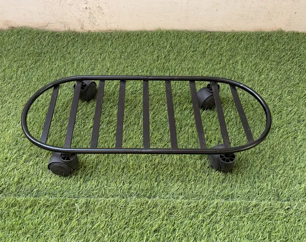Metal_Oval_Wheeled_Planter_Stand