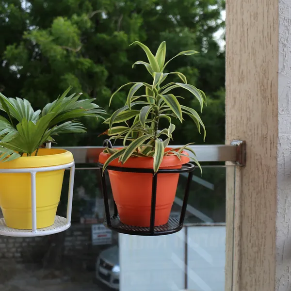 Metal_Balcony_Railing_Hanging_Planter_Basket_Set_Of_3