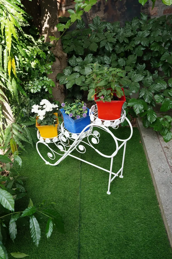Wrought_Iron_Floral_Scroll_Garden_Chair