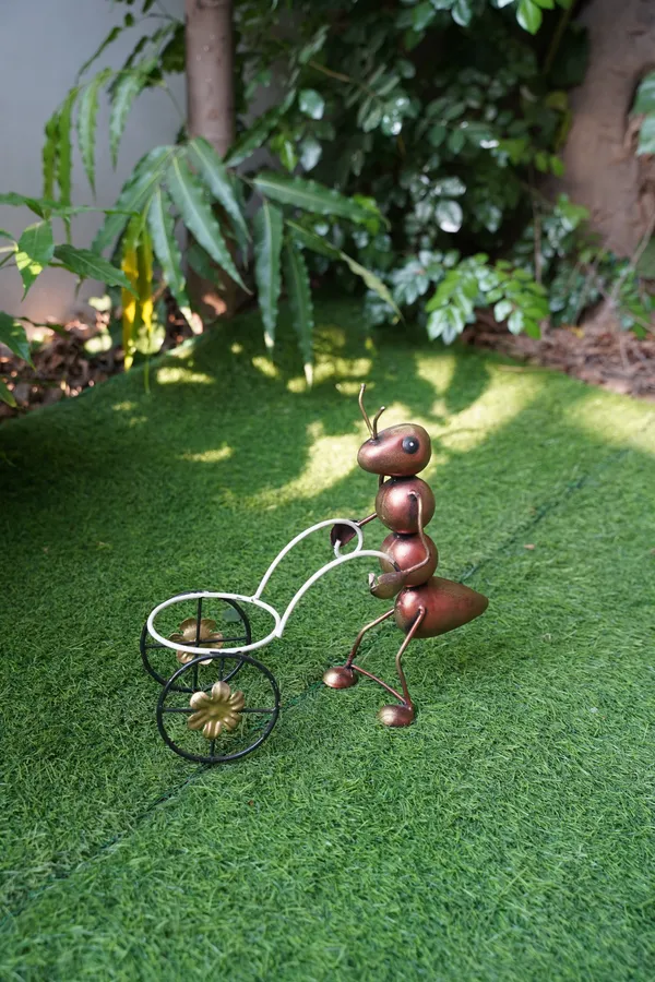 Multicolor_Metal_Ant_Figurine_Plant_Stand