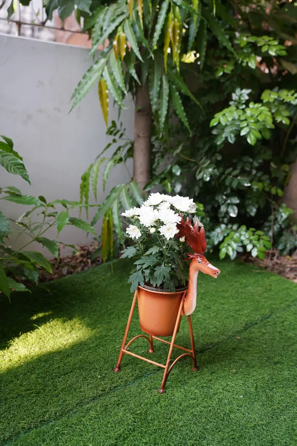 Orange_Metal_Deer_Figurine_Plant_Stand