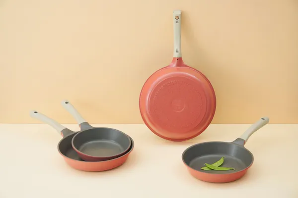 Omi_Grey_Marble_Pan_26_Cm_Frying_Pan