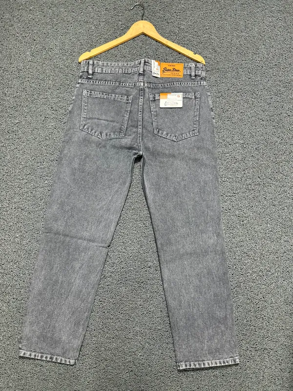 Grey_Denim_Straight_Fit_Jeans_For_Men