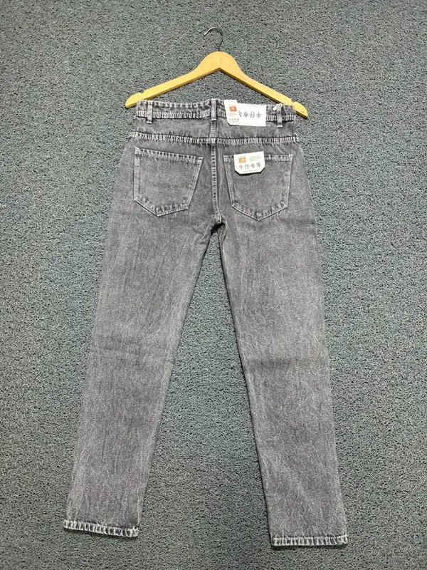 Grey_Denim_Straight_Fit_Jeans_For_Men