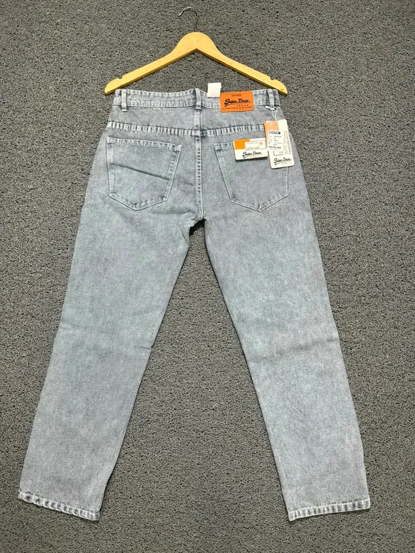 Light_Grey_Denim_Straight_Fit_Jeans_For_Men