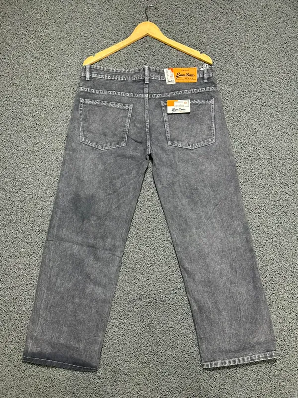 Grey_3/1_Cotton_Non_Stretchable_Straight_Fit_Jeans_For_Men